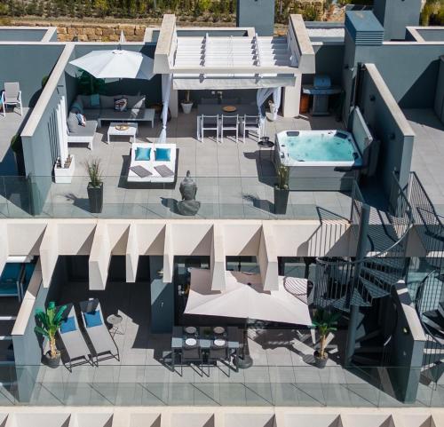 Oasis 325 New Luxury Penthouse with amazing sea view and private jacuzzi