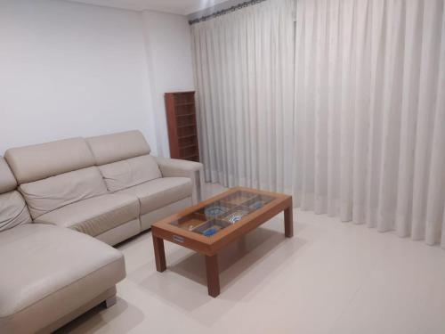 Ruang duduk di ECO-MANOLITA