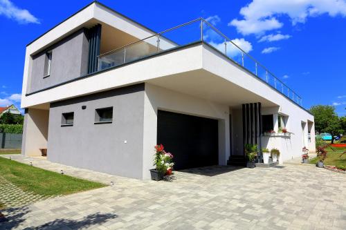 Napfény Terasz Apartman 8314 Vonyarcvashegy, Radnóti Miklós utca 18. kép - 3