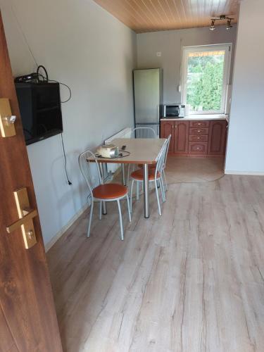 Gallery image of Domek letniskowy u Piotera Ślesin Żółwieniec in Ślesin