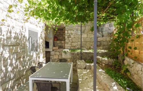 Lovely Apartment In Omis With House Sea View
