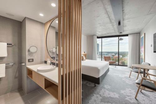 Vibe Hotel Adelaide tesisinde bir banyo