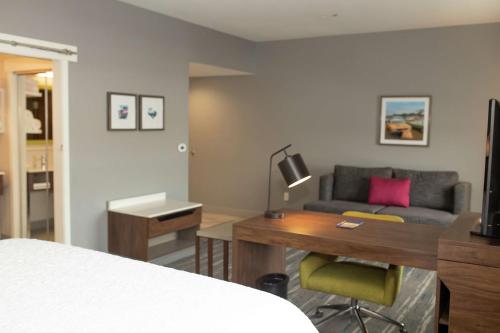 Χώρος καθιστικού στο Hampton Inn and Suites Dundee