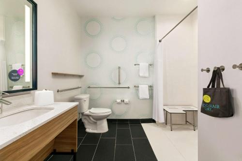 Ванная комната в Tru By Hilton Longview