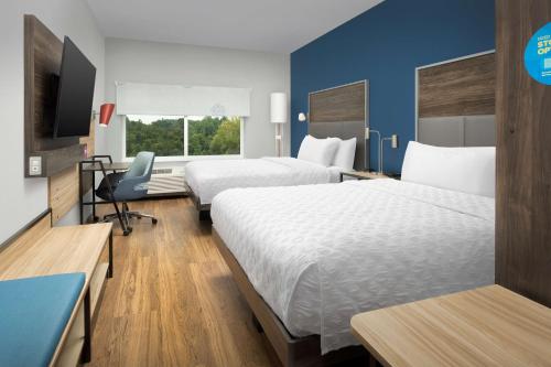 Tru By Hilton Charlotte Airport Lake Pointe Image