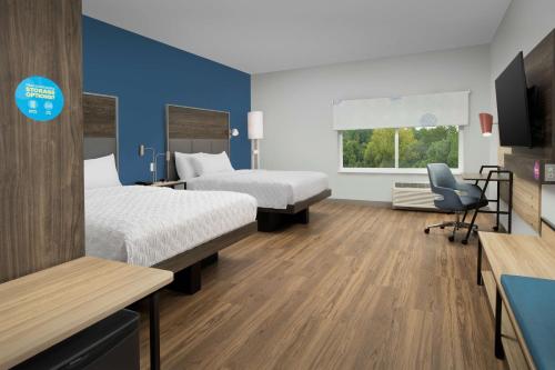 Tru By Hilton Charlotte Airport Lake Pointe Image