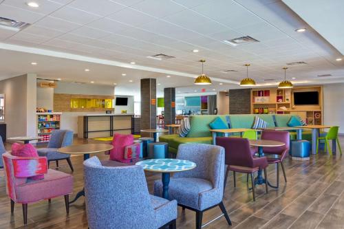 Istumisnurk majutusasutuses Home2 Suites by Hilton, Sarasota I-75 Bee Ridge, Fl