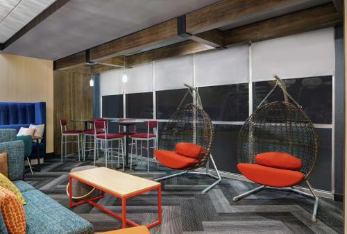 Tru By Hilton Austin Airport, Tx Image