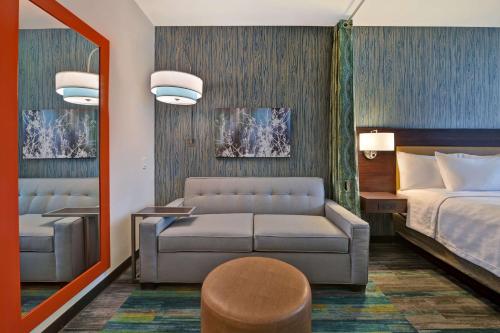 Postel nebo postele na pokoji v ubytování Home2 Suites By Hilton Atascadero, Ca
