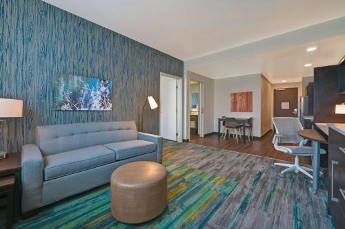 Posezení v ubytování Home2 Suites By Hilton Atascadero, Ca