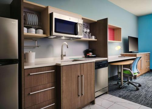 Η κουζίνα ή μικρή κουζίνα στο Home2 Suites By Hilton Jackson/Pearl, Ms