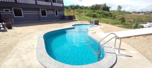 Perry Barr La Ganta Residence tesisinde veya buraya yakın yüzme havuzu