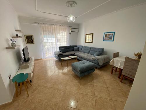 Apartament 1+1 tesisinde bir oturma alanı