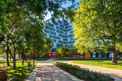 En have udenfor Homewood Suites by Hilton Boston Seaport District