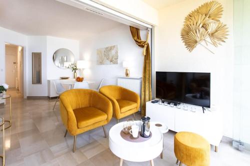 C4 Staywizus - 1 BDR Facing Sea & Beach - Parking, Tennis & Wifi