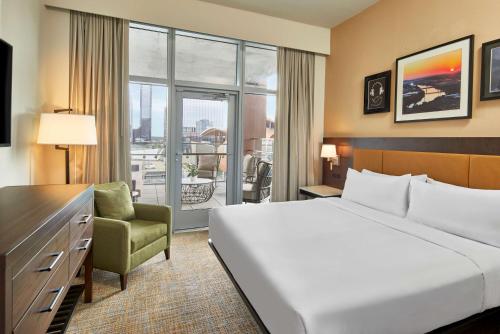 Embassy Suites by Hilton Nashville Downtown Image