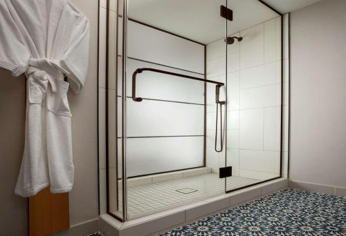 The Monsaraz San Diego, Tapestry Collection By Hilton Image