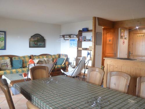 Duplex 4 pièces au pied des pistes avec parking et animaux acceptés - FR-1-411-599