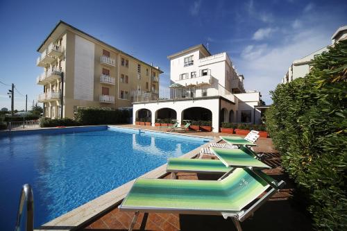 Bazén v ubytování Hotel Villa Sole Resort nebo v jeho okolí