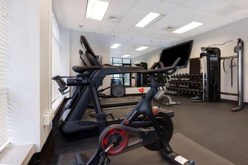 Gimnasio o equipo deportivo en DoubleTree by Hilton Davenport