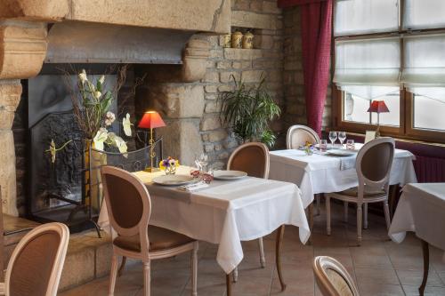 Gallery image of Au Relais du Porhoet in Guilliers