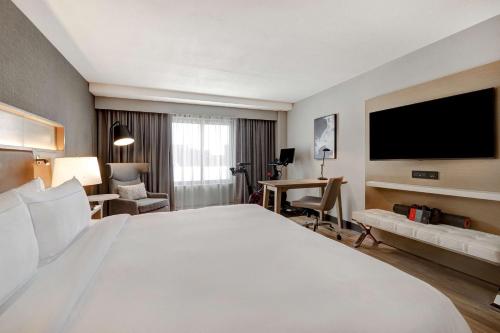 Postel nebo postele na pokoji v ubytování DoubleTree by Hilton Davenport