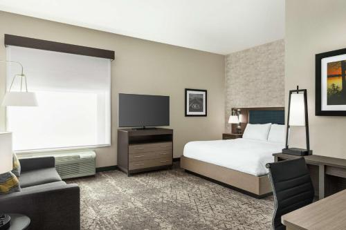 Postel nebo postele na pokoji v ubytování Homewood Suites By Hilton Springfield Medical District