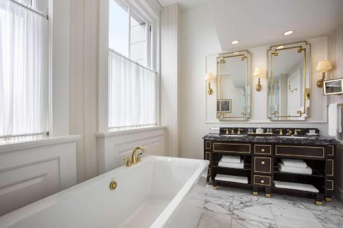 Waldorf Astoria Washington DC Image
