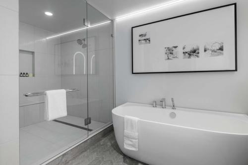 The Morrow Washington Dc, Curio Collection By Hilton Image