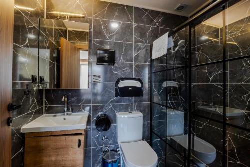 Ένα μπάνιο στο Acar Airport Hotel