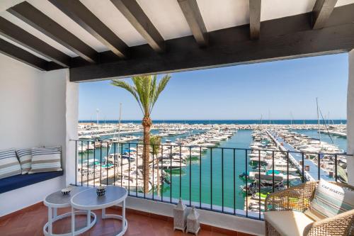 MARBELLA BANUS SUITES - Puerto Banús Marina Seafront Apartment - Premium 2BR - 2BA - Outdoor Balcony - Panoramic Marina & Mediterranean Views - Stunning Sunsets - Heart of Puerto Banús - Direct Beach Access - Steps from El Corte Ing Luxury Shopping