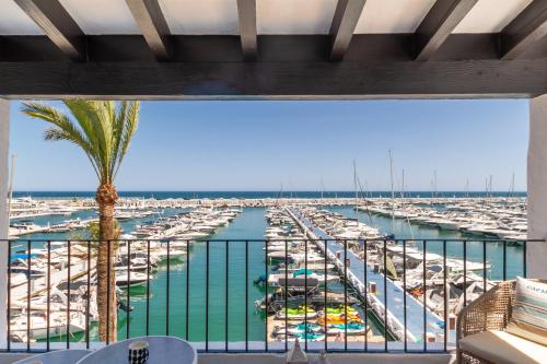 MARBELLA BANUS SUITES - Puerto Banus Marina Harbour Seafront Apartment photo 2