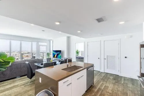Top Floor High Rise 3 Bed DTLA Skyscraper Penthouse photo 18