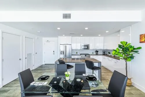 Top Floor High Rise 3 Bed DTLA Skyscraper Penthouse photo 14