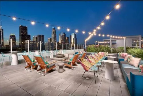 Top Floor High Rise 3 Bed DTLA Skyscraper Penthouse photo 35