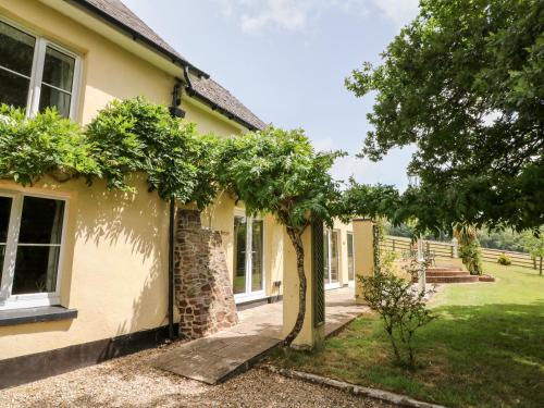 Oak Tree Cottage – Photos 2