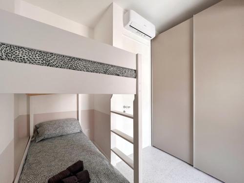 Двуетажно легло или двуетажни легла в стая в Cogobeach Gioiello #50mt dal mare#