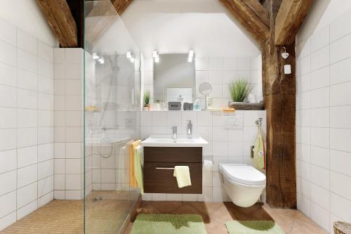 Ένα μπάνιο στο Haus Förde Kanalpackhaus