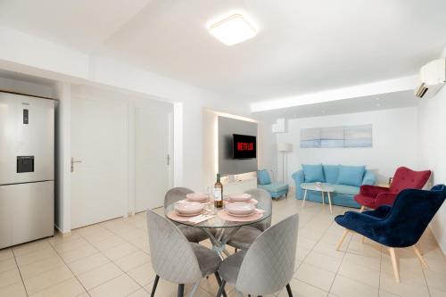 Photo de la galerie de l'établissement Livingstone Cottage by A&D Properties, à Pórto Ráfti