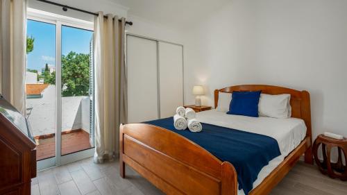 2 BDR Vilamoura Escape W Balcony by LovelyStay