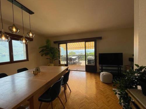 Appartement dans maison vue exceptionnelle sur le lac