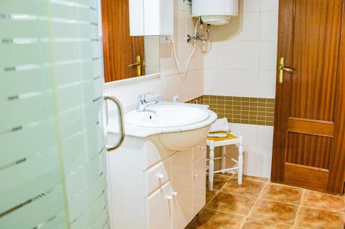 Ένα μπάνιο στο Apartamento Orán 3