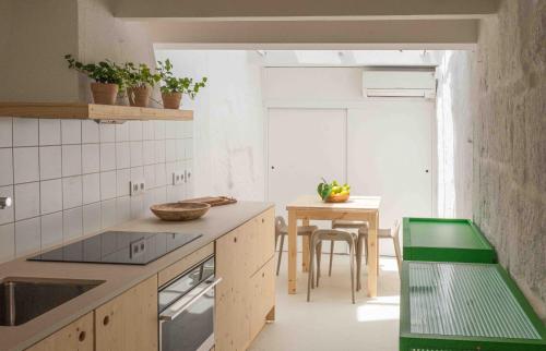 Kuchyň nebo kuchyňský kout v ubytování Pere Alcantara 40, 3 bedroom house, Ciutadella