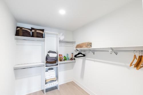 Top Floor 3 Bed 3 Bath Penthouse Living In Luxury photo 29