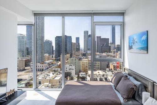 Top Floor 3 Bed 3 Bath Penthouse Living In Luxury photo 39