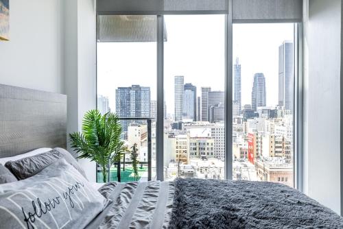 Top Floor 3 Bed 3 Bath Penthouse Living In Luxury photo 35