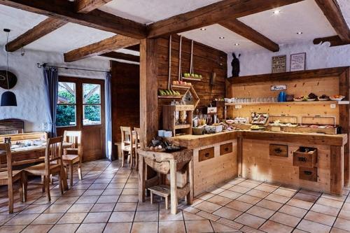 Kuchyň nebo kuchyňský kout v ubytování Hotel Garni Eder