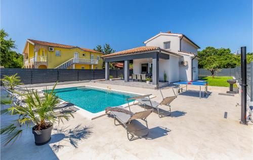 3 Bedroom Amazing Home In Stinjan