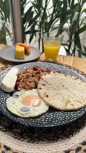 ホテルの敷地内または近くでの食事または食べ物
