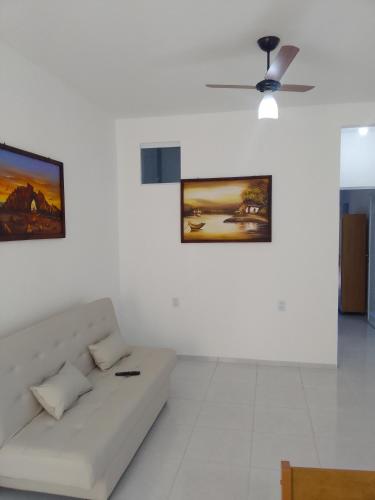 Χώρος καθιστικού στο Apartamento Lua 3 - Quarto e Sala com Varanda e cozinha americana na praia do preá-Ce
